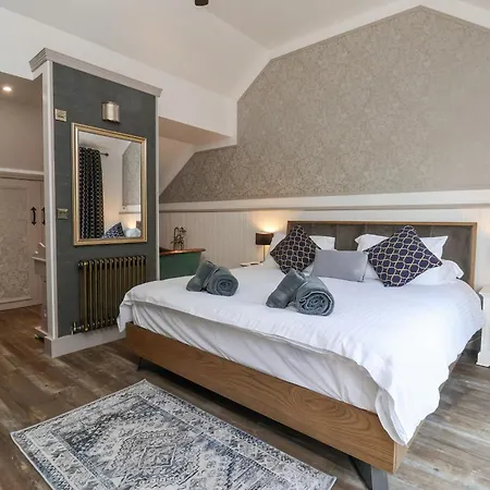 Waters Edge Lock View 스킵턴