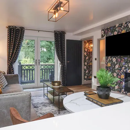 Waters Edge Lock View 펜션 *