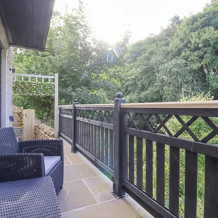 Waters Edge Lock View Holiday home *