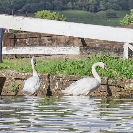 בית נופש Waters Edge Lock View *