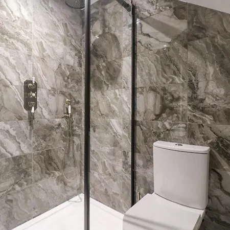 בית נופש Waters Edge Lock View *