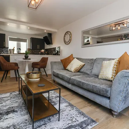 Waters Edge Lock View