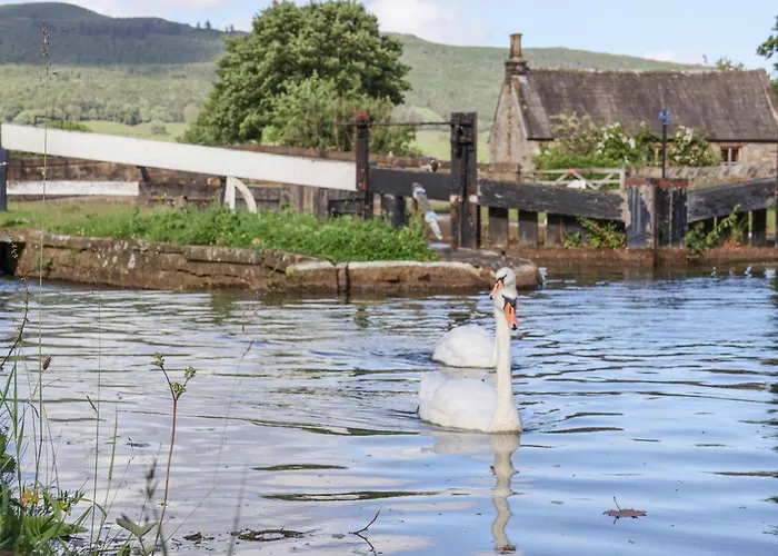 Waters Edge Lock View 펜션 *