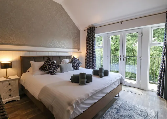 Waters Edge Lock View 펜션 스킵턴